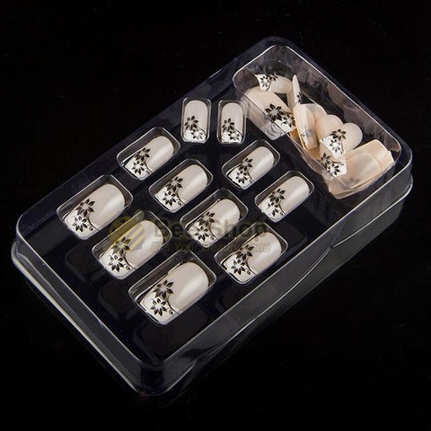 False Nail Art With Glue